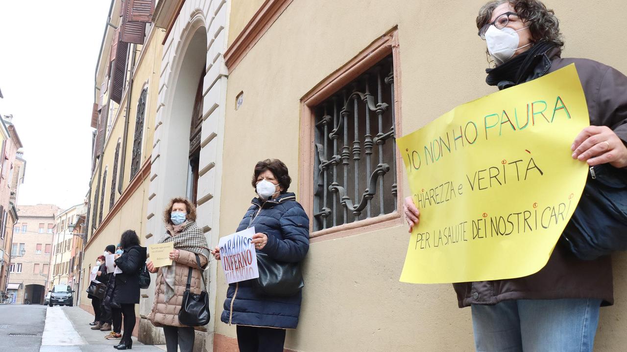 L'inchiesta sulle Rsa Paradiso e Caterina: "cerchiamo la verità su morti e contagi"