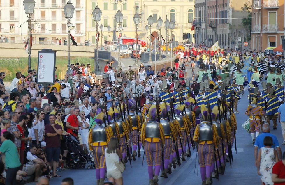 Il Gioco del Ponte salta ancora: al suo posto ci sarà una mini-sfilata 