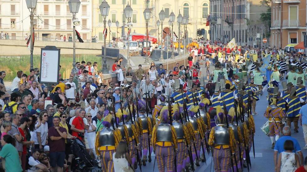 Il Gioco del Ponte salta ancora: al suo posto ci sarà una mini-sfilata