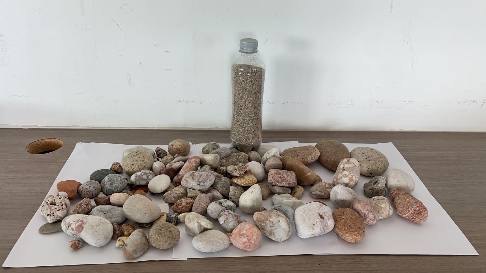 Olbia, in partenza con sabbia e ciottoli rubati dai lidi sardi: multati tre stranieri