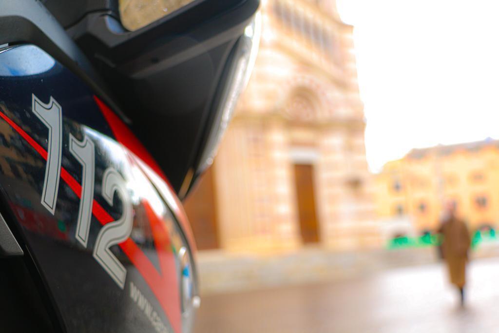 Evade dai domiciliari per la seconda volta: arrestato