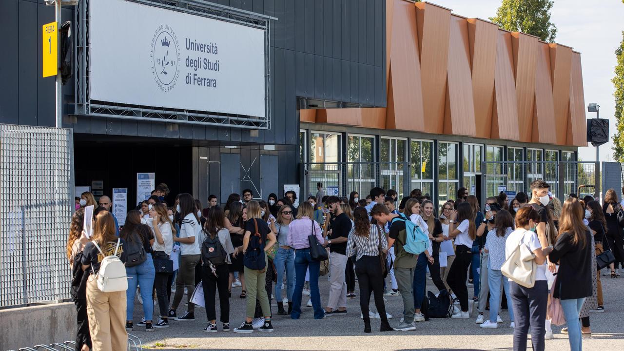 La carica degli sudenti per l'ammissione a Medicina