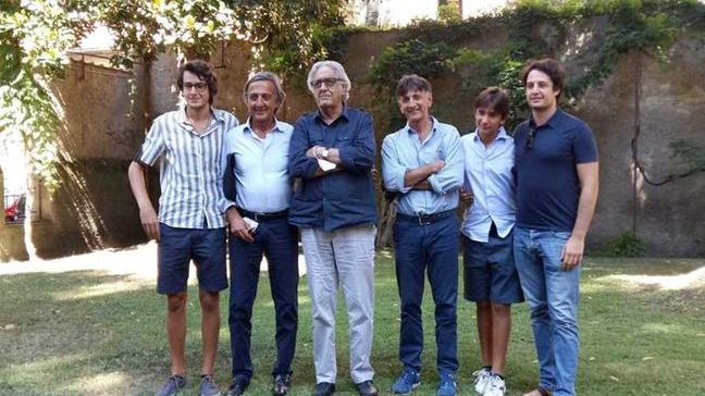Tre generazioni di Paradossi: da sinistra Pietro, Antonio, Alberto, Umberto, Francesco e Alberto