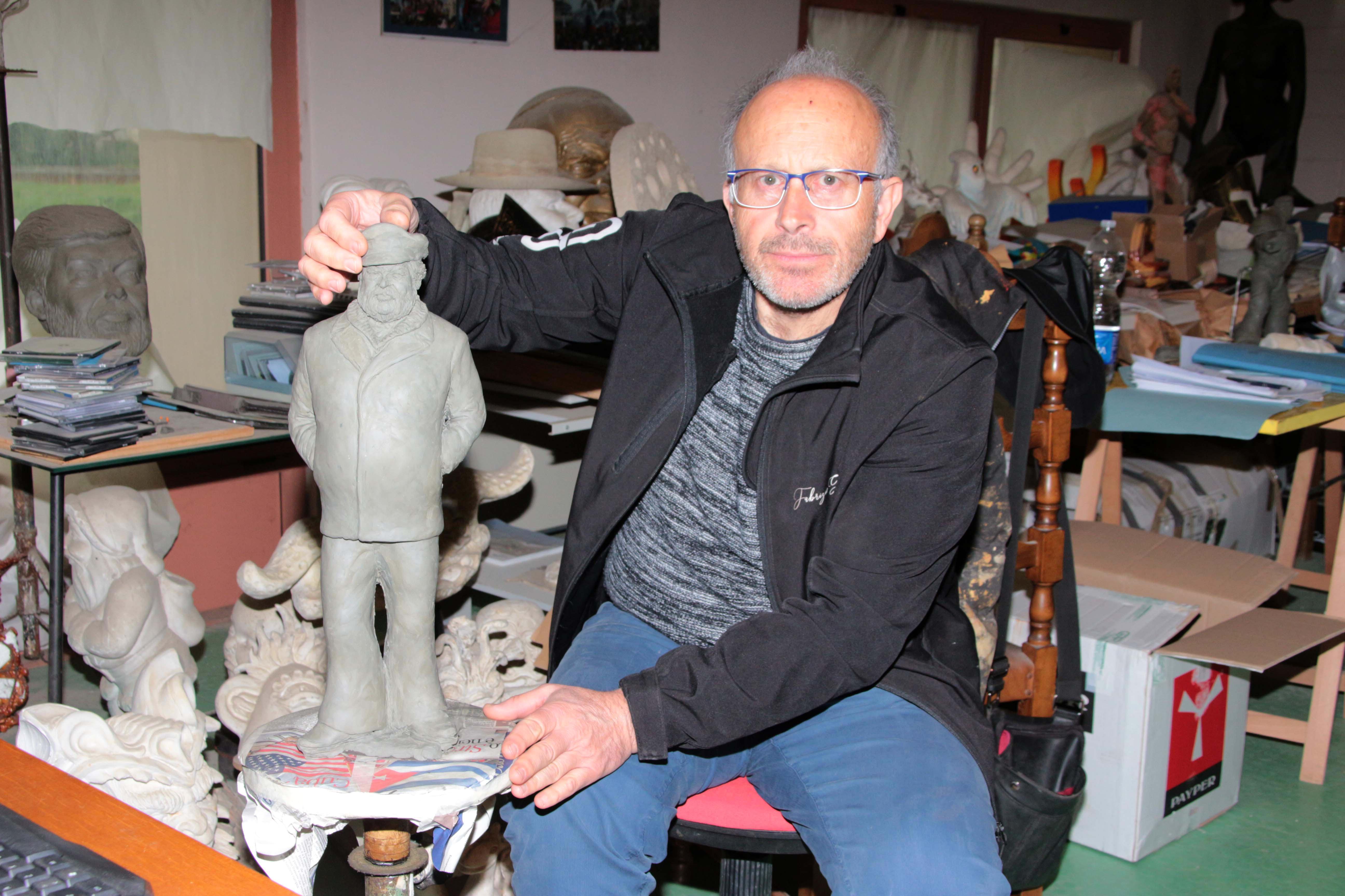 Statua di Bud Spencer, lo sfogo dell'artista: «Volevano che la donassi e non erano così entusiasti» 