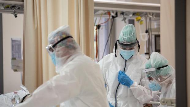 Il Covid fa un'altra vittima a Prato, 57 nuovi casi
