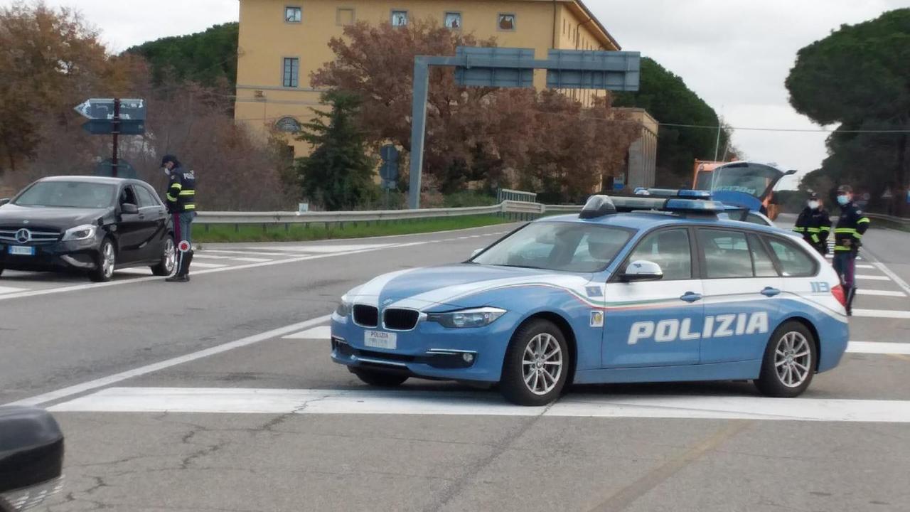 Una pattuglia della polizia stradale (Foto d'archivio)