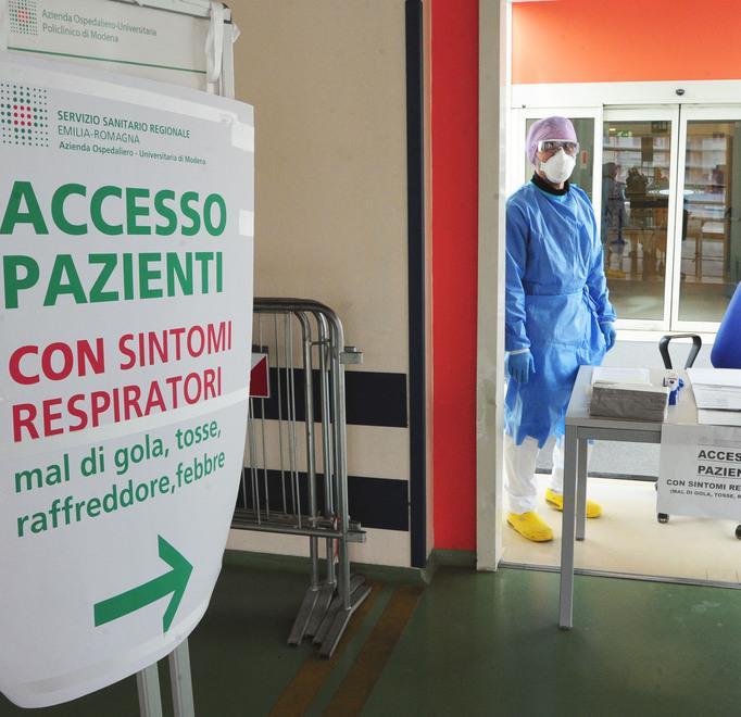 Blitz di due no-mask al Policlinico di Modena: «Abbiamo una pagliuzza nell’occhio» 