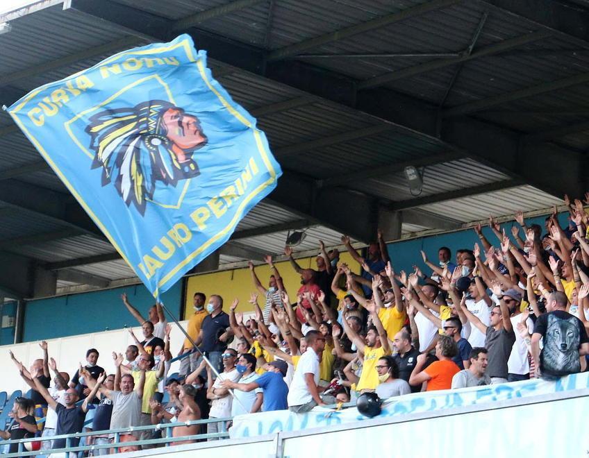 La Curva Lauro Perini conferma lo sciopero: birra e panini fuori dallo stadio 