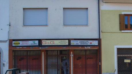 Nuovi marciapiedi e arredi in via Padre Donzelli
