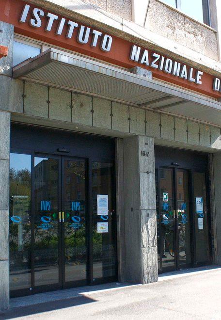 Delega la nipote allo Spid ma deve pagare 50 euro