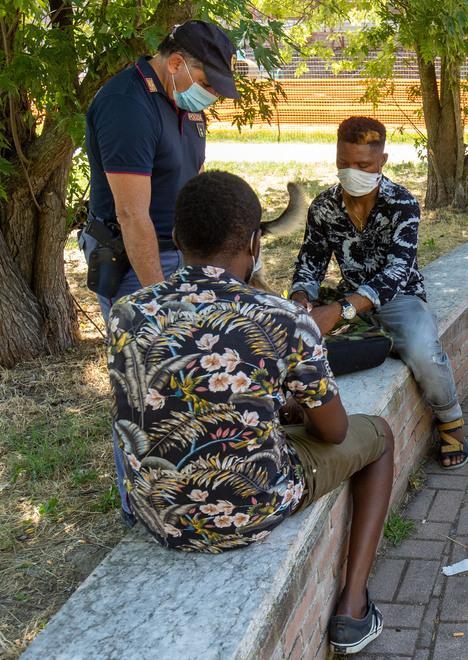All’ufficio immigrazione 440 pratiche di rifugiati 