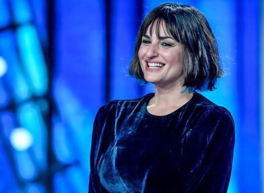 “Scorre - il Festival” comincia in piazza con la voce di Arisa