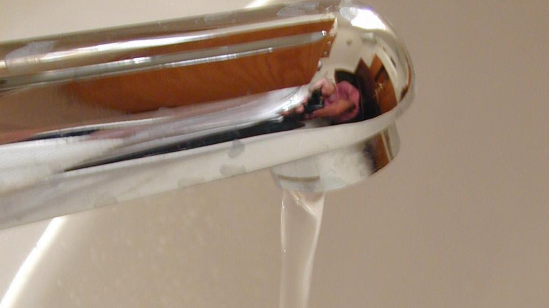 L’acqua a Bados? O non arriva o spacca i tubi
