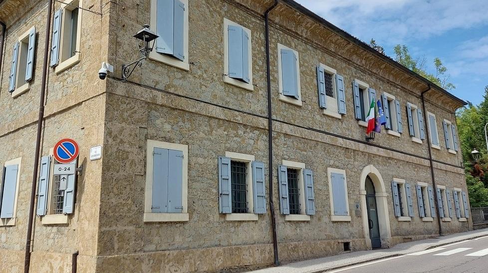 Pavullo. Si accanisce contro i Servizi sociali Altro arresto per la stalker del condominio 