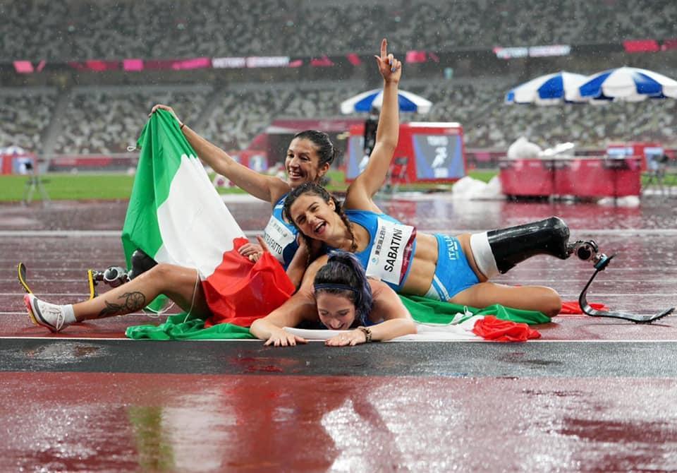Ambra Sabatini insieme a Marta Caironi e Monica Contraffatto (foto Fidal)