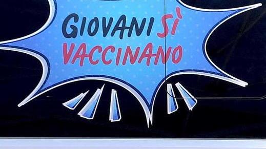 Oggi arriva il camper di “GiovaniSìvaccinano” Tappa in piazza Giusti