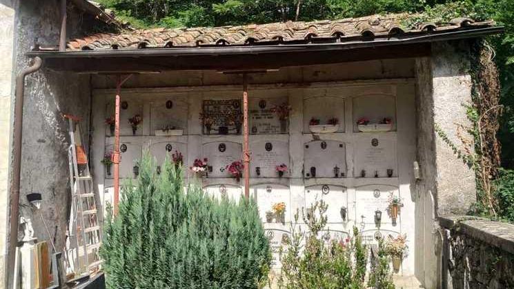 Il cimitero di Sommocolonia versa in stato di abbandono