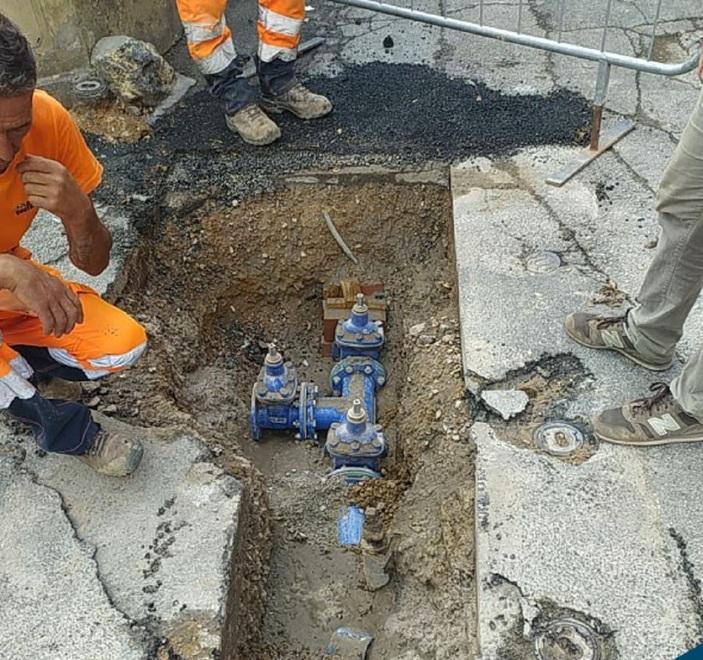 Gaia al lavoro sull’acquedotto Nuove tubature a Camaiore 