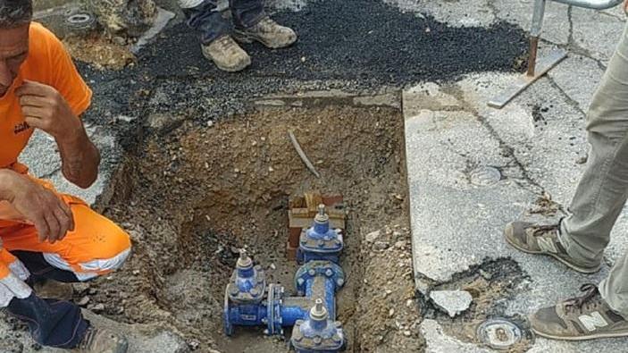 Gaia al lavoro sull’acquedotto Nuove tubature a Camaiore