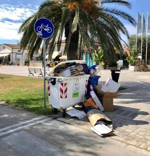 Ritardi nel ritiro del cartone a Lido