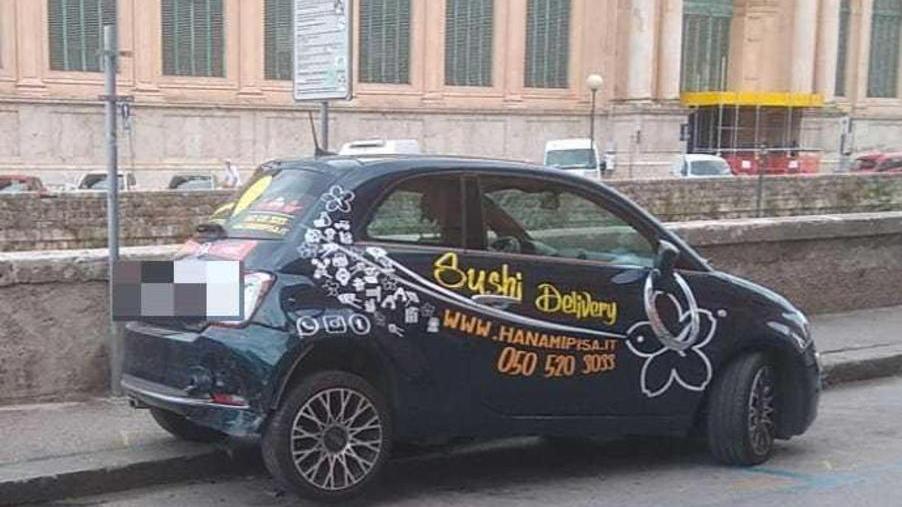 Ristoratore lascia l’auto in sosta la sera e la trova ammaccata