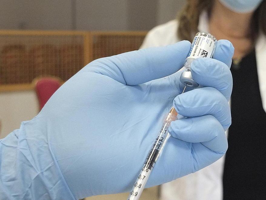 Sanità e vaccini, salgono a venti gli operatori segnalati dall’Asl 