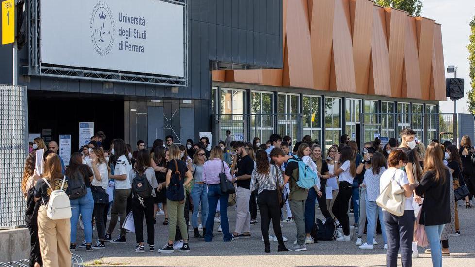 Medicina, 320 al test tra veterani e “primini”