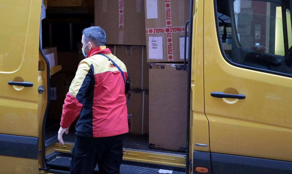 Colloqui a Reggio per cercare camerieri, corrieri e magazzinieri 