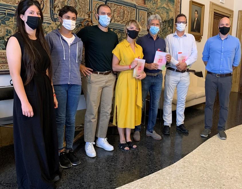 Torna Interno Verde Viaggio alla scoperta dei giardini segreti nelle antiche dimore 