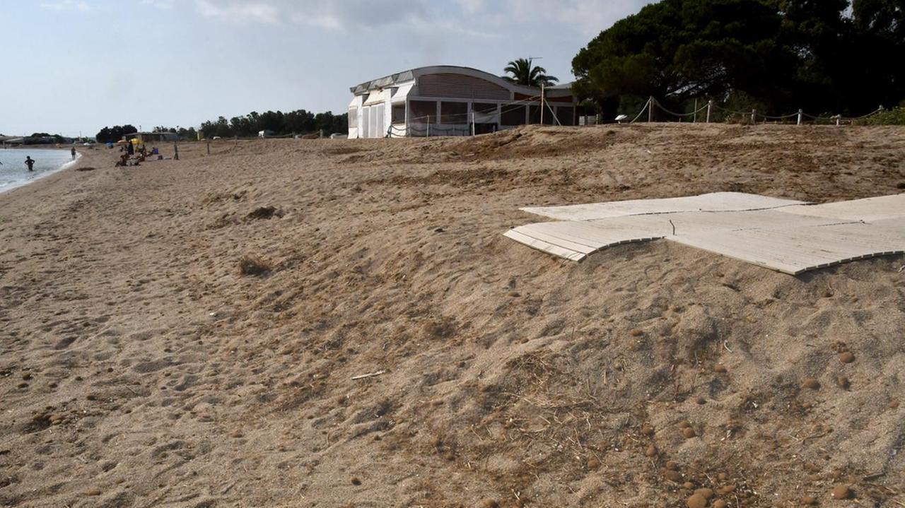 Torregrande spiaggia inaccessibile, giunta ancora sotto accusa 