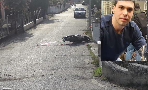Ariano Ferrarese, con la moto finisce contro una bici. Muore a 36 anni un operaio di Berra 