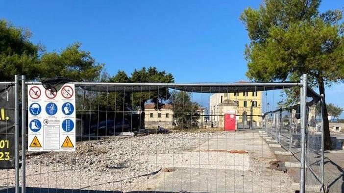 Ex Tiburon, altri due mesi di lavori «Sotto lo chalet era tutto marcio»