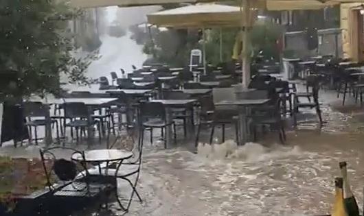 Un forte acquazzone manda in tilt la città: allagamenti e disagi
