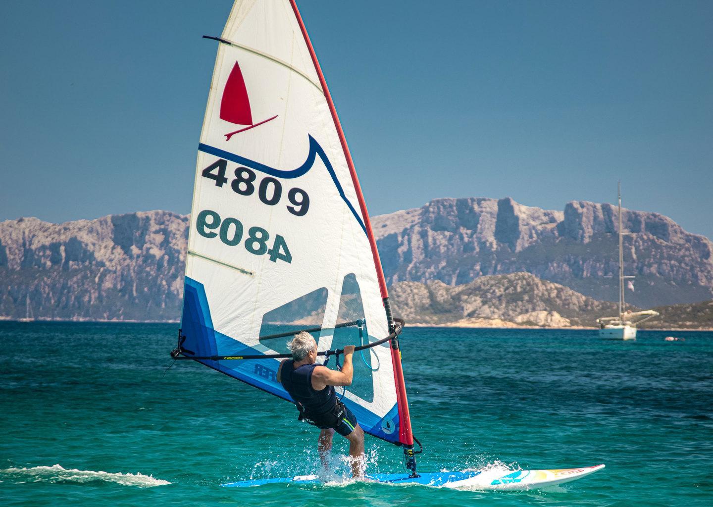 Ritorna il grande spettacolo dei windsurfer 