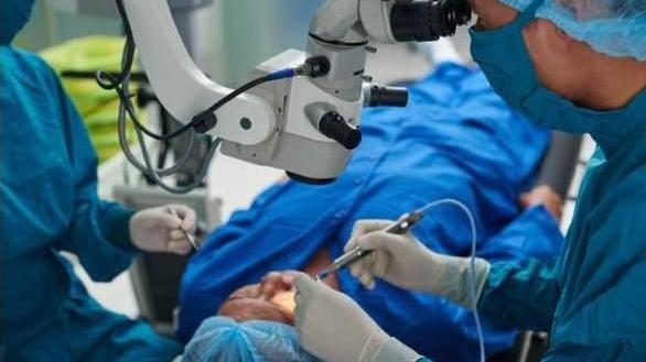 L’operazione agli occhi fu un disastro, l'ospedale di Pisa condannato a risarcire con un milione di euro