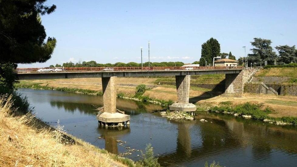 Una veduta dell’Arno a Sovigliana: nel comune di Vinci un terzo del territorio si trova in una condizione di pericolosità idraulica elevata