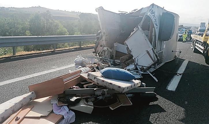 Il camper dopo l'incidente