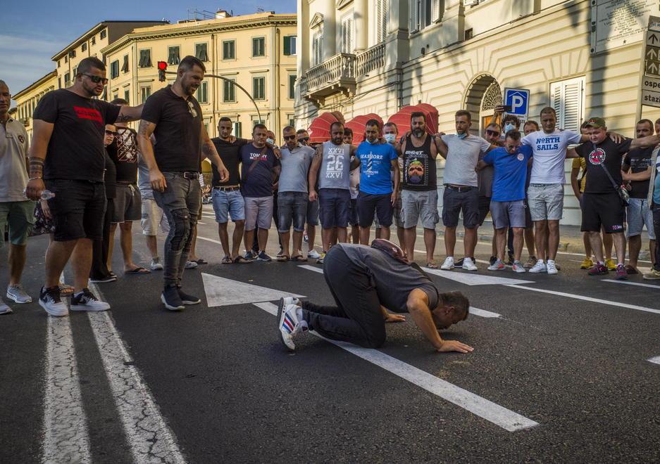 Il ricordo di “Gazi” sul viale Italia