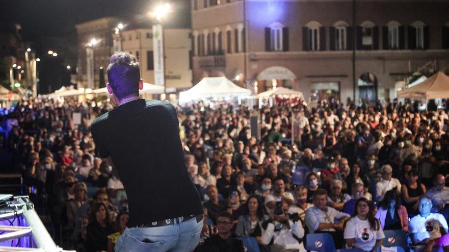 Formigine La notte del Picchio Rosso riempie di ricordi la piazza gremita