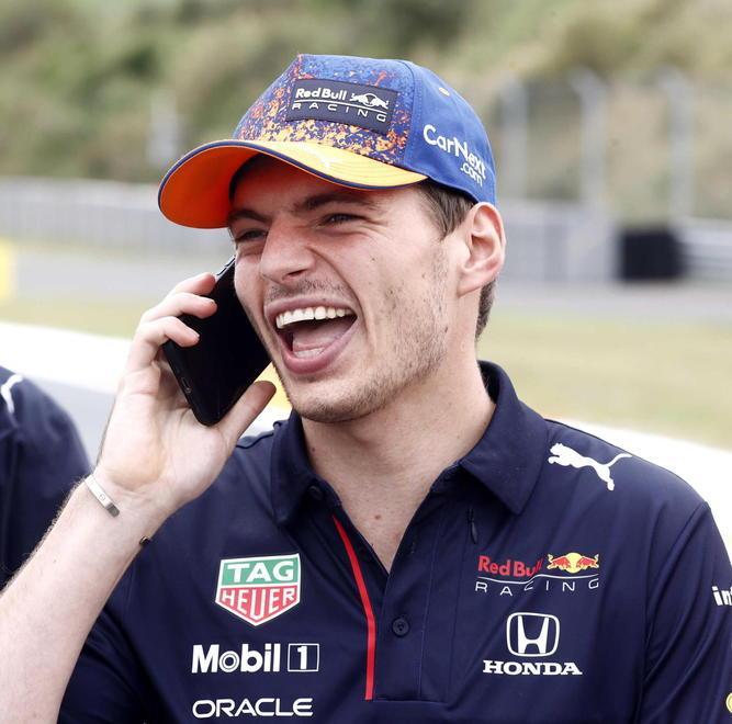 Verstappen trionfa in casa