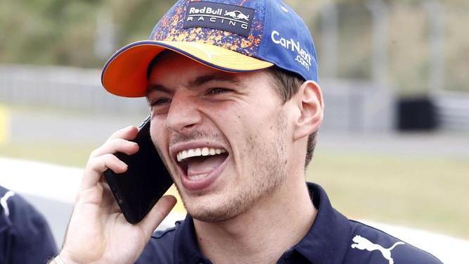 Verstappen trionfa in casa