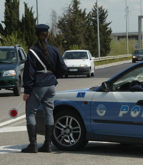 Colpito da malore alla guida, imprenditore muore davanti alla moglie 