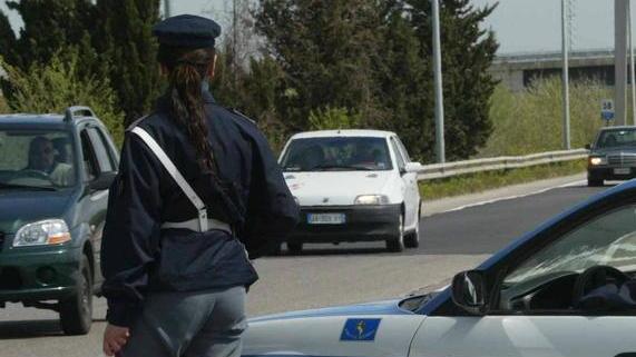 Colpito da malore alla guida, imprenditore muore davanti alla moglie