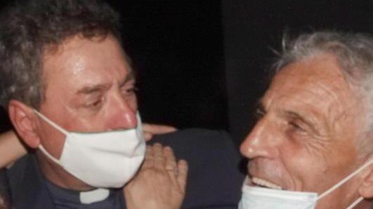 Alle 22 festa in piazza Roma con Calligaris e Max Giusti organizzata da don Adorno