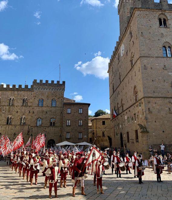 Sbandieratori di Volterra vincono l’Astiludio