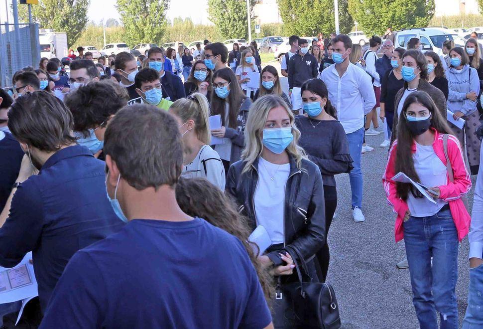 «Basta lezioni in dad e corsi pre-registrati Ora Unife ci ascolti» 