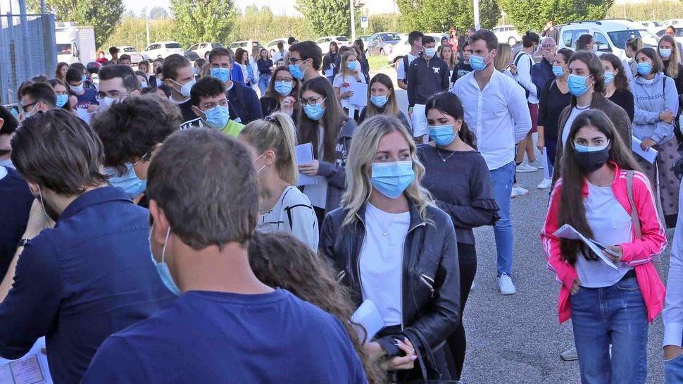 «Basta lezioni in dad e corsi pre-registrati Ora Unife ci ascolti»