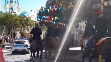 I cavalieri forzano il patto e galoppano all’Ardia