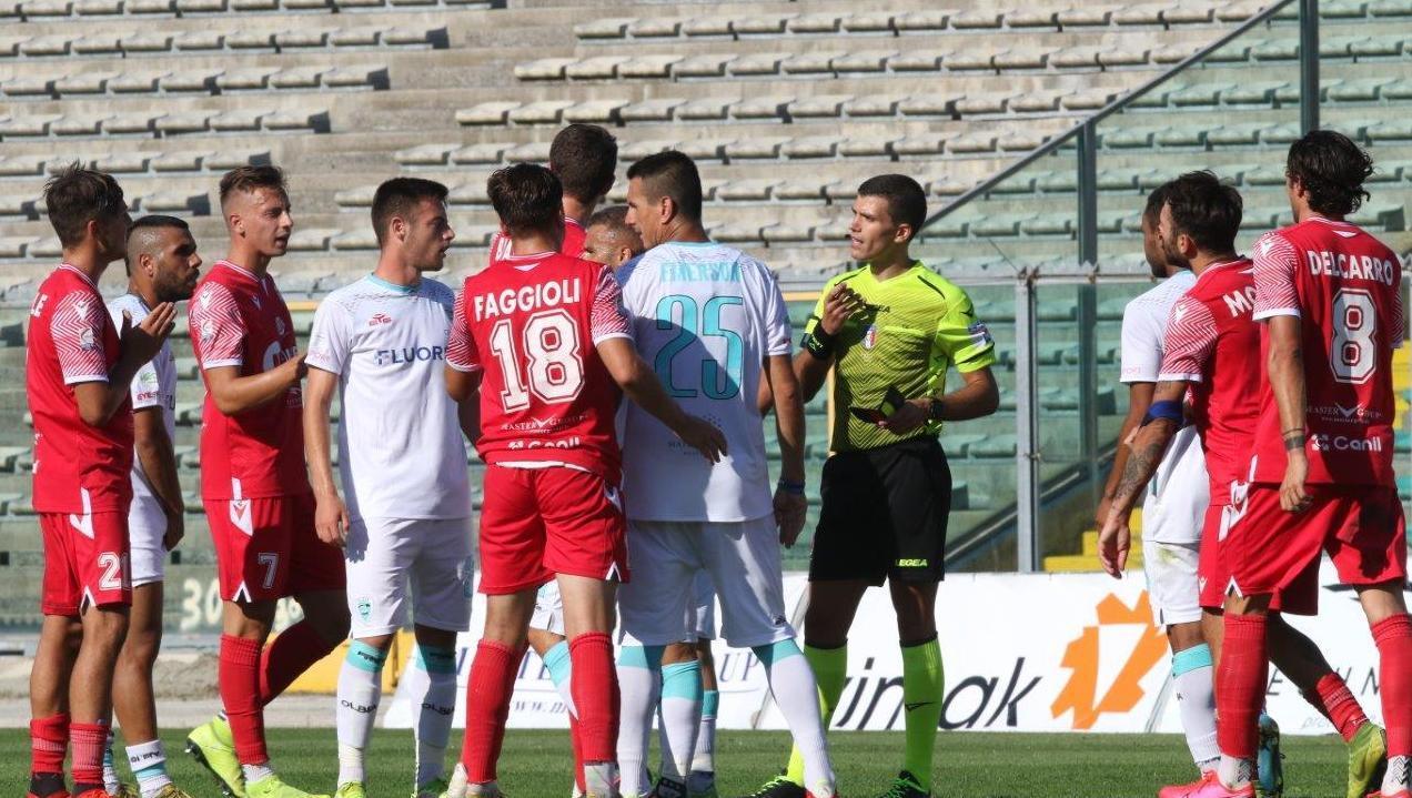 Due errori in difesa condannano l’Olbia 