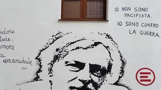 Il murale dedicato a Strada Orgosolo gli rende omaggio